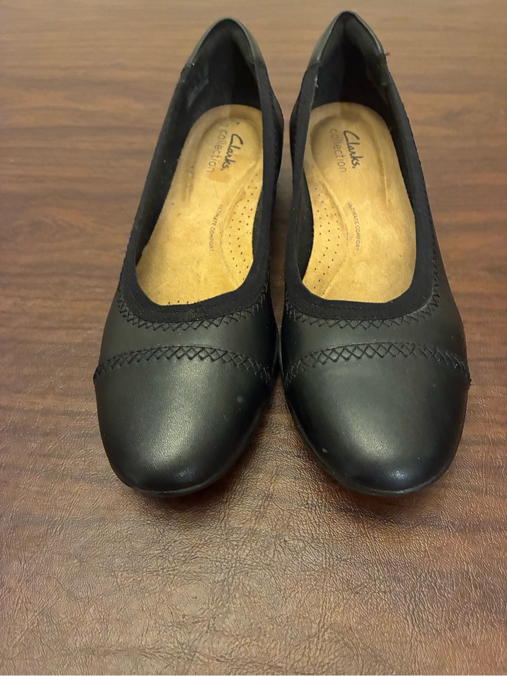 Clarks Black Women's Slip-On Ballet Flats with Stitch Detail Size 9
